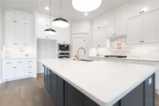Sold home at 916 Damask Drive