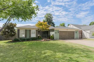 Sold home at 1112 Larchmont Lane