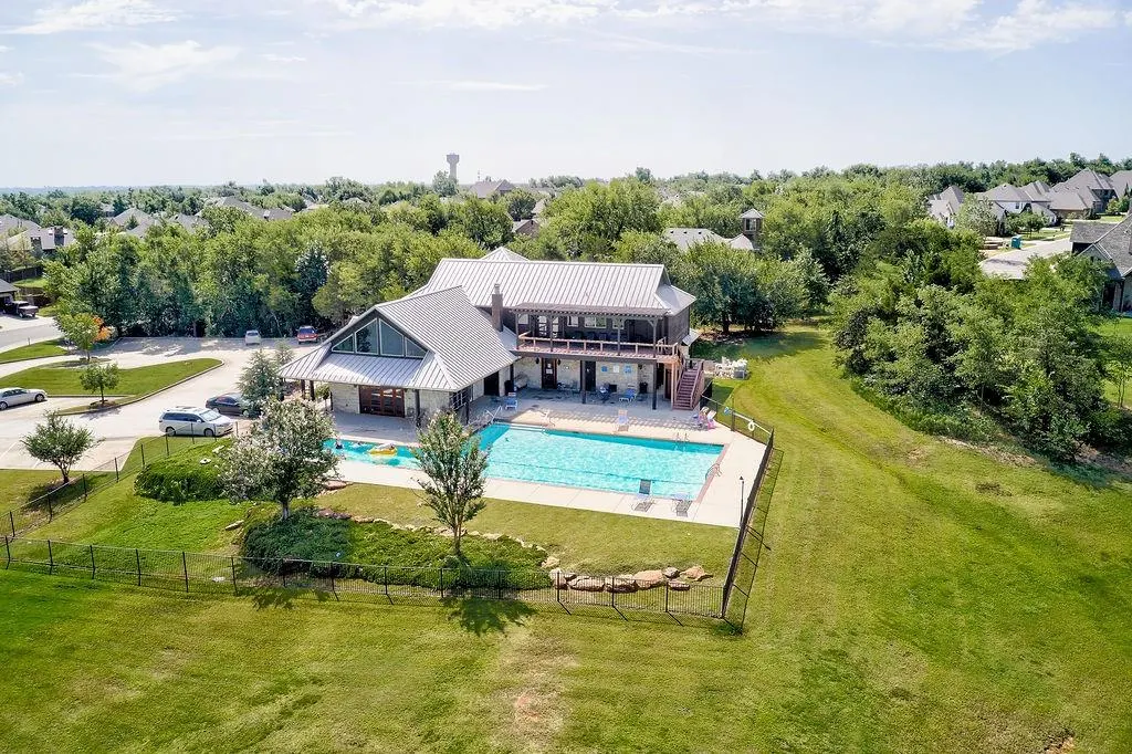 Photo 2 — 2106 Ingels Place, Norman, OK 73071
