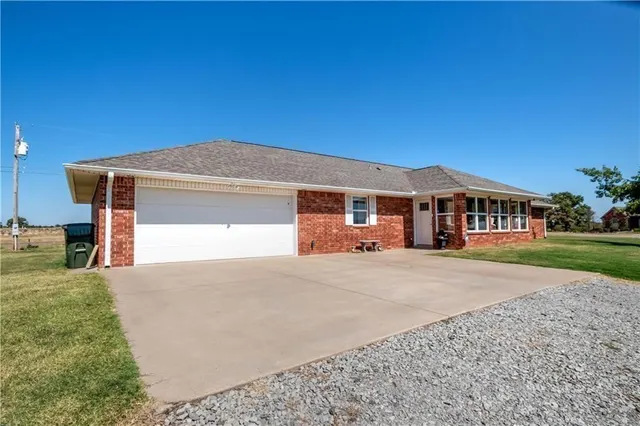 Front exterior — 880035 S Carey Lane, Chandler, OK 74834