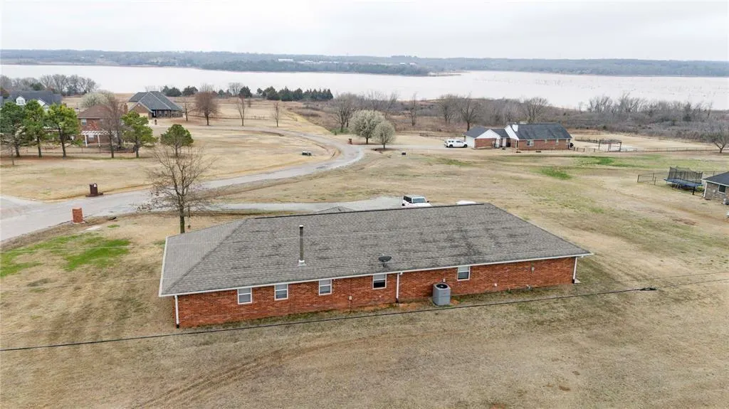 Photo 4 — 880035 S Carey Lane, Chandler, OK 74834