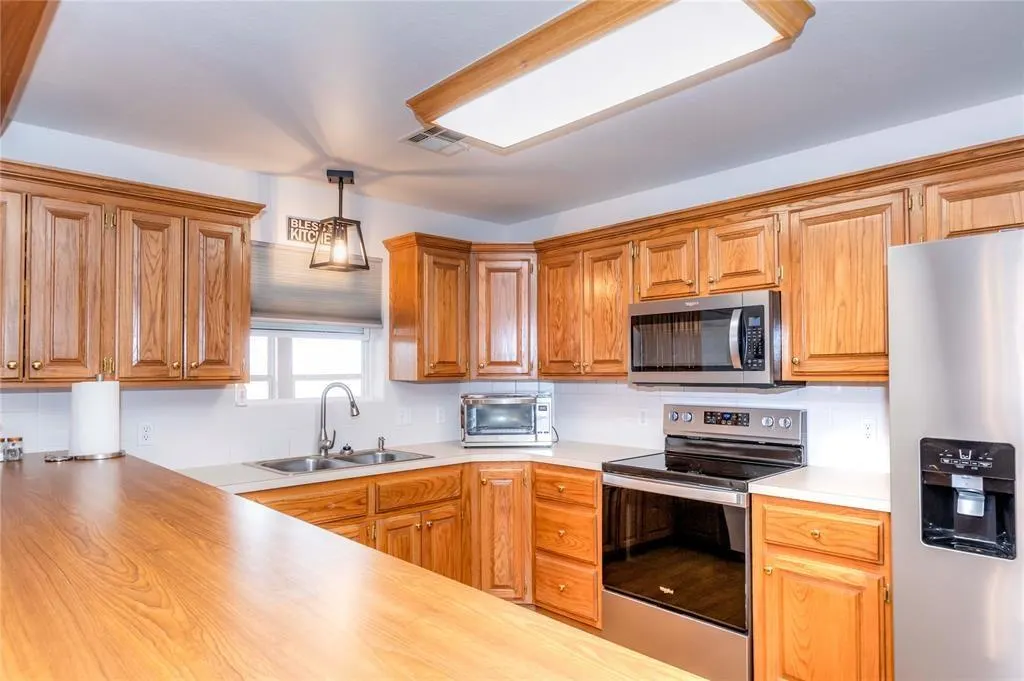 Photo 6 — 880035 S Carey Lane, Chandler, OK 74834