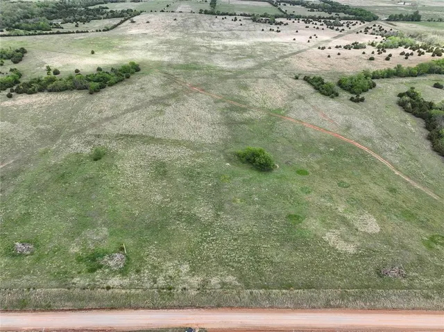 Photo 4 — 850 Road, Kendrick, OK 74079