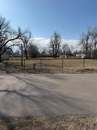 Sold home at 3200 SE 18th Street