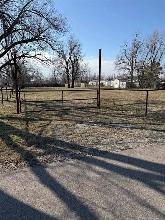 Photo 2 — 3200 SE 18th Street, Del City, OK 73115