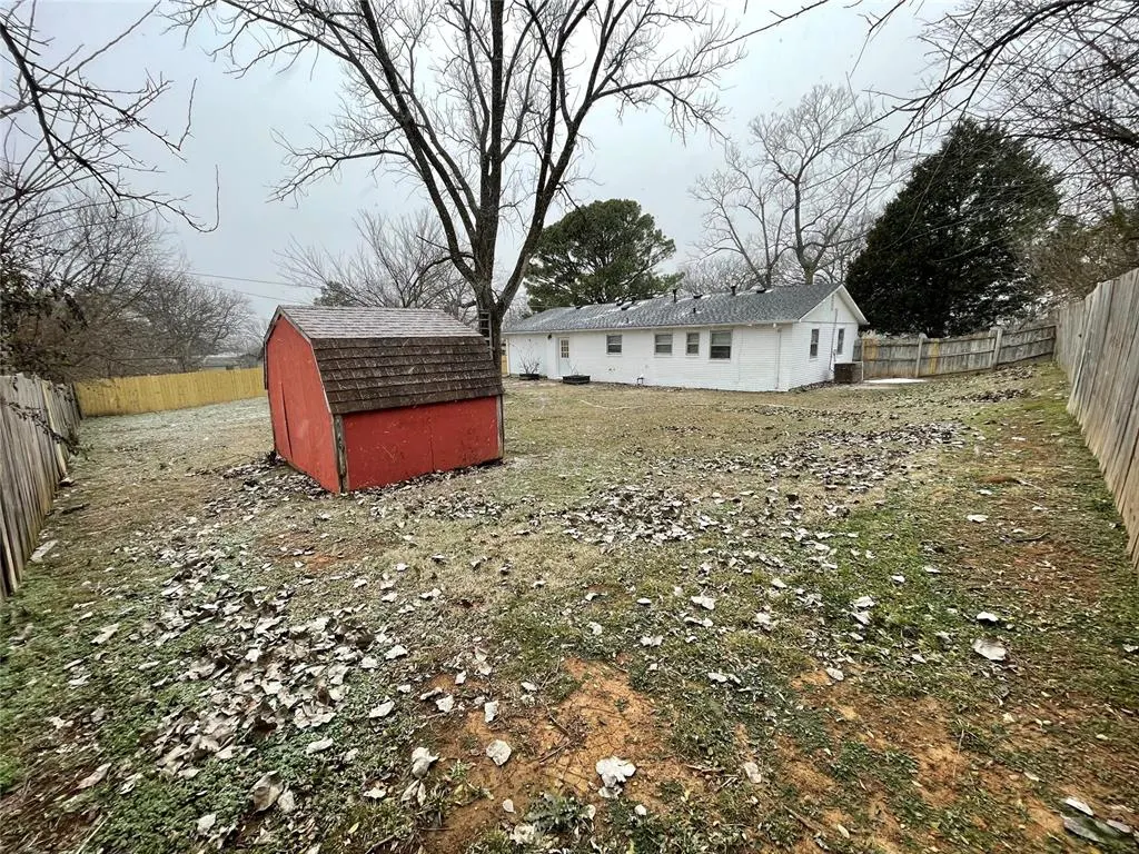 Photo 23 — 404 C Street, Seminole, OK 74868
