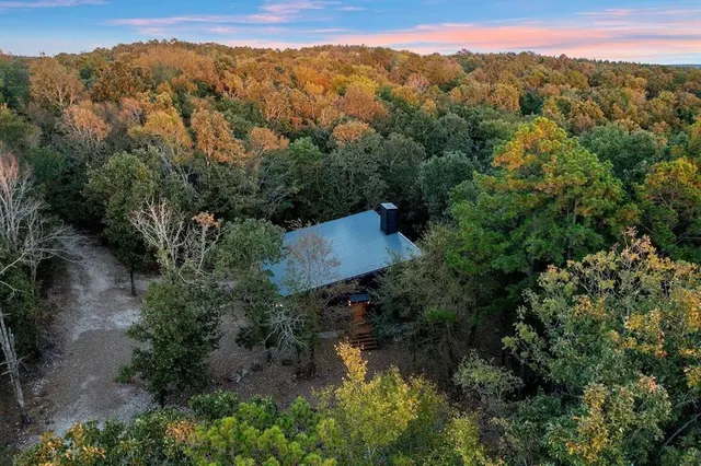 Photo 3 — 639 Woodland Hills Trail, Broken Bow, OK 74728