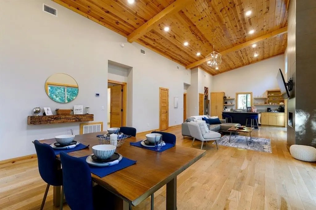 Photo 8 — 639 Woodland Hills Trail, Broken Bow, OK 74728