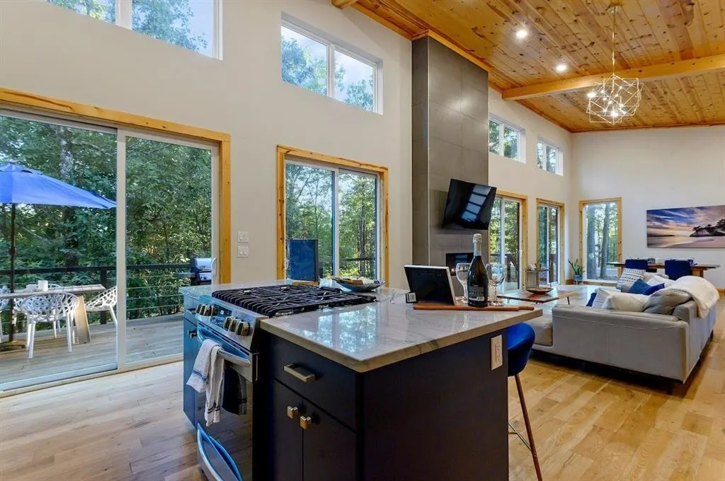Photo 12 — 639 Woodland Hills Trail, Broken Bow, OK 74728