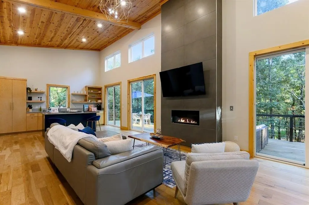 Photo 9 — 639 Woodland Hills Trail, Broken Bow, OK 74728