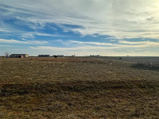 Photo 7 — 3 N Hydro Hills Road, Hydro, OK 73048