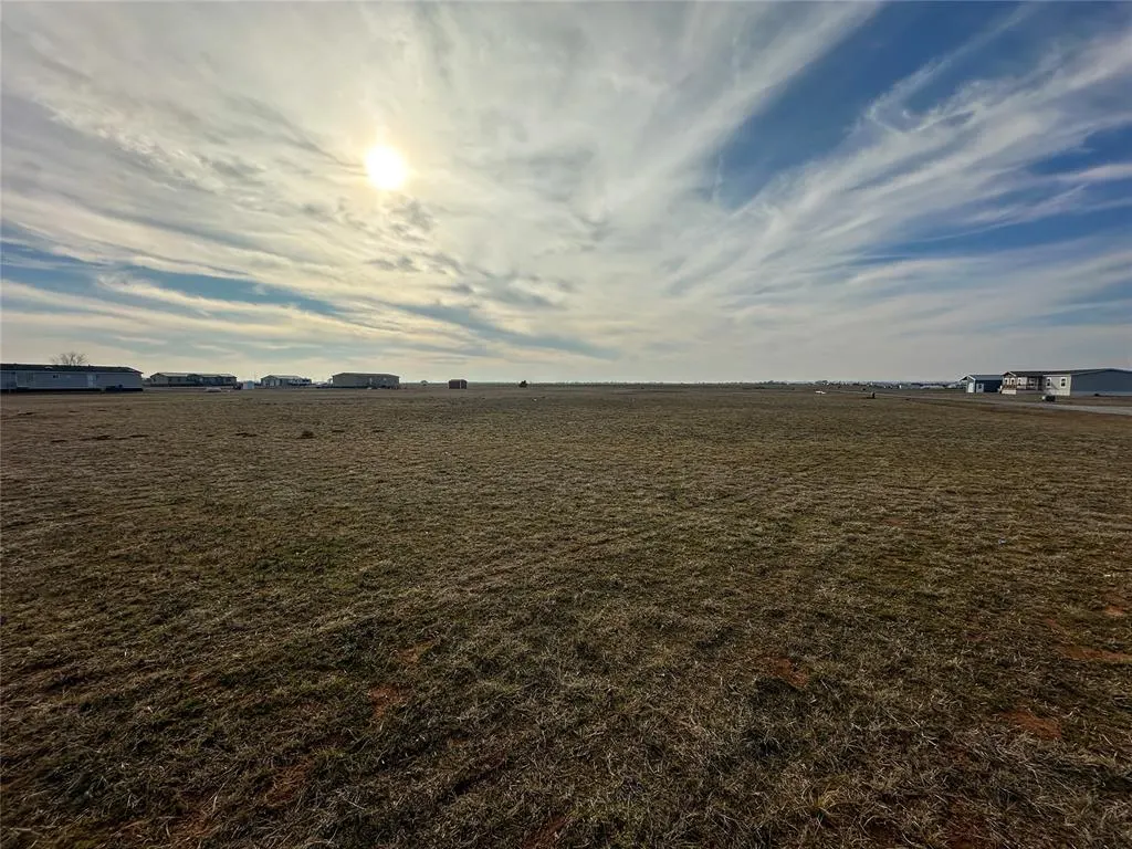 Front exterior — 4 N Hydro Hills Road, Hydro, OK 73048