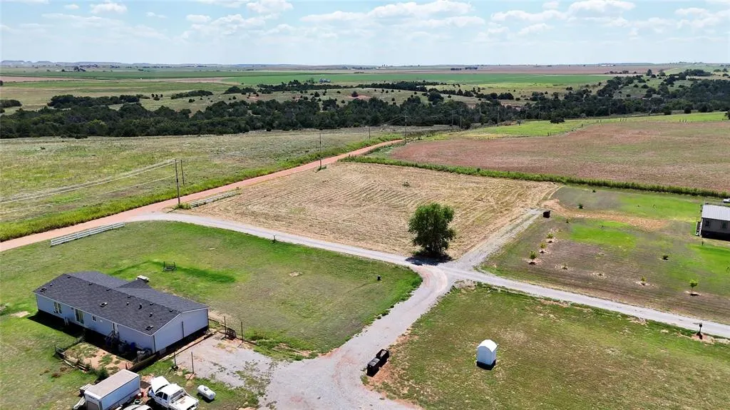 Photo 6 — 5 W Hydro Hills Road, Hydro, OK 73048