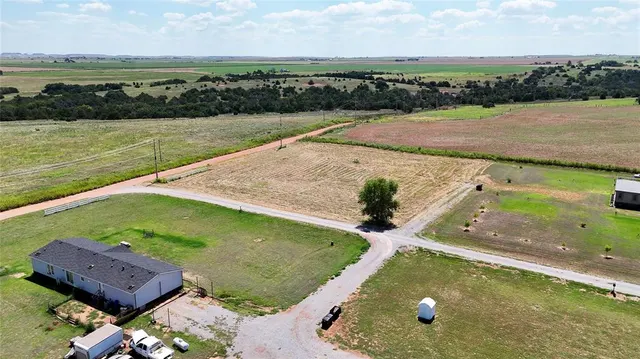 Photo 6 — 5 W Hydro Hills Road, Hydro, OK 73048
