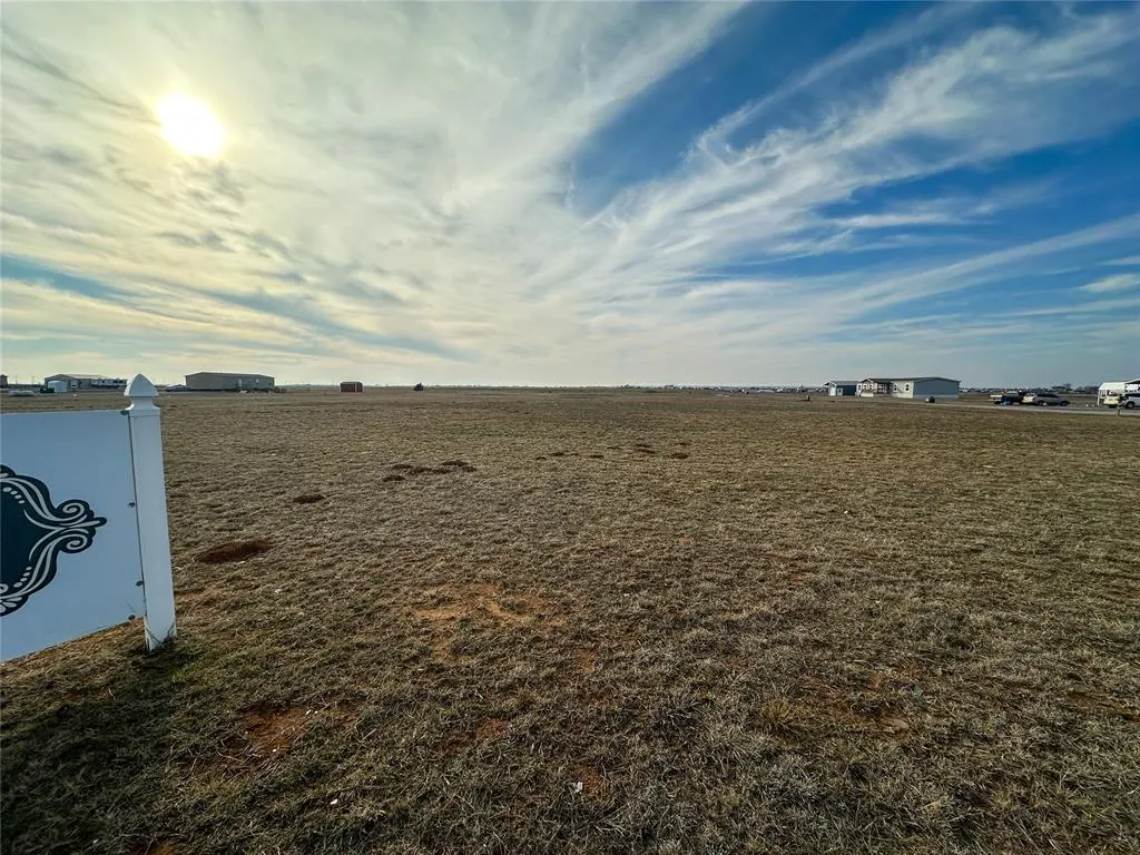 Photo 3 — 9 S Hydro Hills Road, Hydro, OK 73048