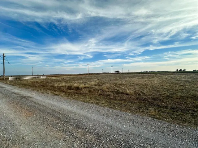 Photo 5 — 10 S Hydro Hills Road, Hydro, OK 73048