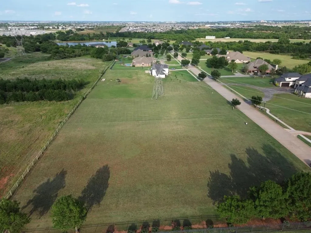 Front exterior — 7917 NW 158th Street, Edmond, OK 73013