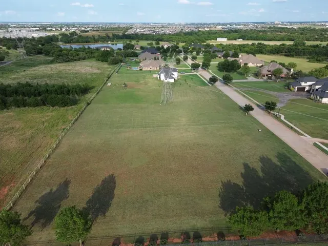 Front exterior — 7917 NW 158th Street, Edmond, OK 73013