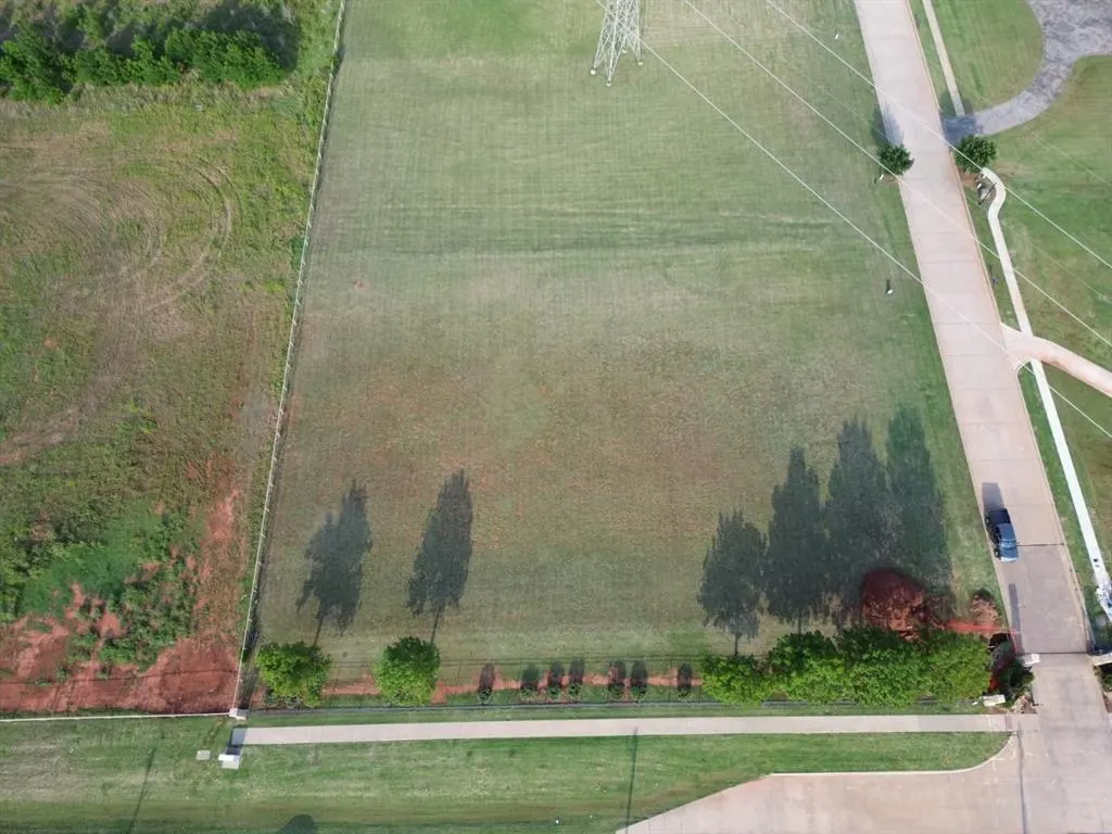 Photo 3 — 7917 NW 158th Street, Edmond, OK 73013