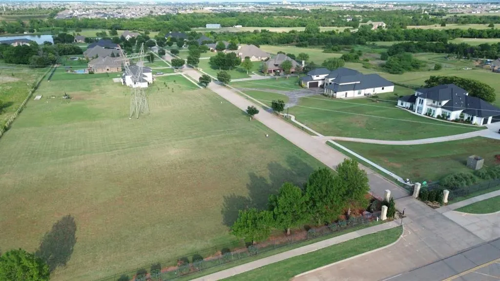 Photo 4 — 7917 NW 158th Street, Edmond, OK 73013