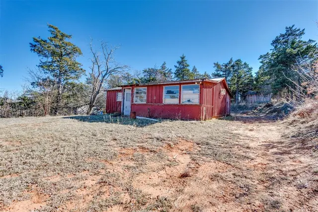 Photo 3 — 21731 E Fifth Street, Hinton, OK 73047