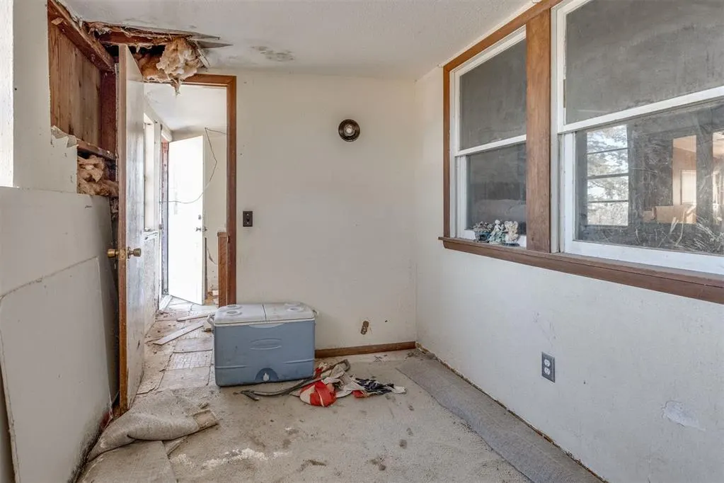 Photo 4 — 21731 E Fifth Street, Hinton, OK 73047