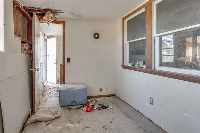 Photo 4 — 21731 E Fifth Street, Hinton, OK 73047