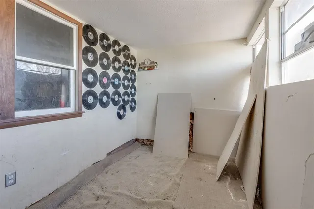 Photo 6 — 21731 E Fifth Street, Hinton, OK 73047