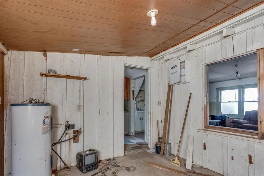 Photo 9 — 21731 E Fifth Street, Hinton, OK 73047