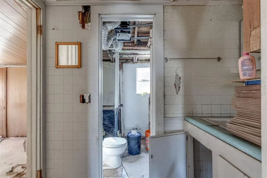 Photo 12 — 21731 E Fifth Street, Hinton, OK 73047