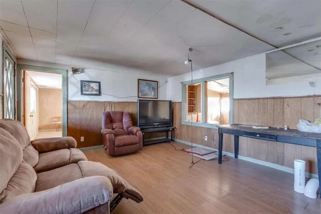 Photo 17 — 21731 E Fifth Street, Hinton, OK 73047