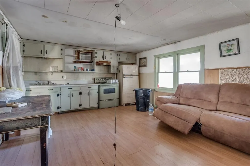 Photo 20 — 21731 E Fifth Street, Hinton, OK 73047