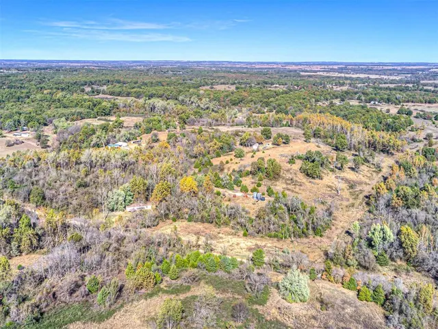 Photo 2 — E 44th, Yale, OK 74085