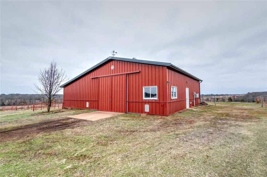 Photo 37 — 1901 E 15th Street, Chandler, OK 74834