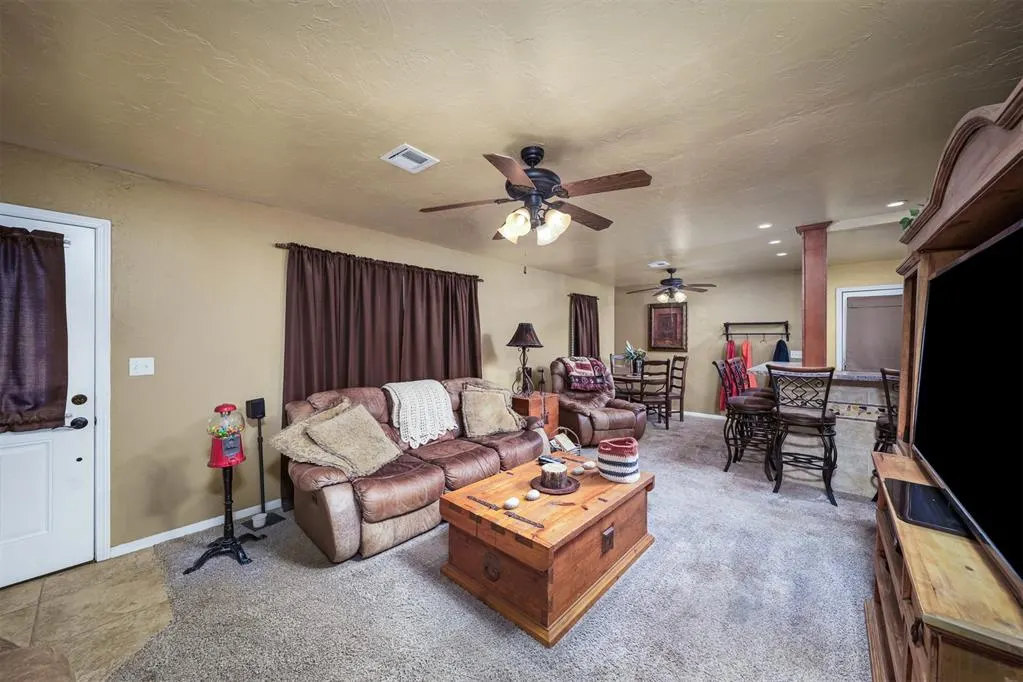 Photo 8 — 404 N Bryan Avenue, Mangum, OK 73554