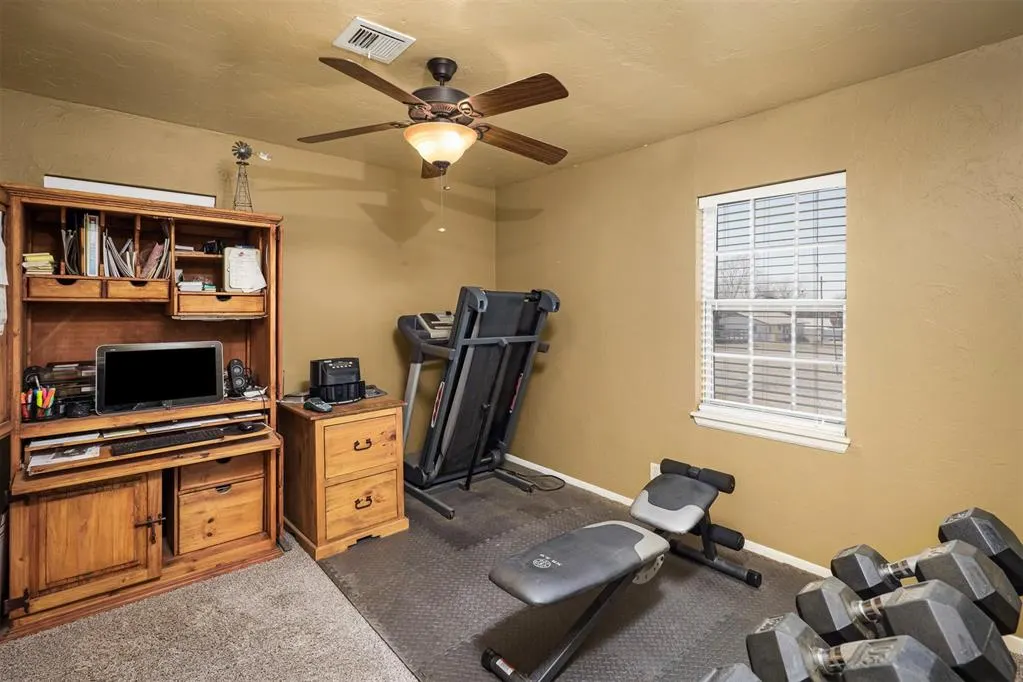 Photo 16 — 404 N Bryan Avenue, Mangum, OK 73554