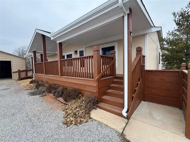 Photo 2 — 418 S Elm Street, Custer City, OK 73639