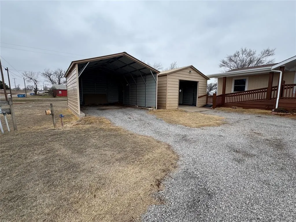 Photo 25 — 418 S Elm Street, Custer City, OK 73639