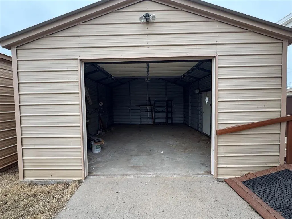 Photo 27 — 418 S Elm Street, Custer City, OK 73639