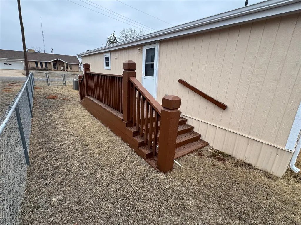 Photo 29 — 418 S Elm Street, Custer City, OK 73639