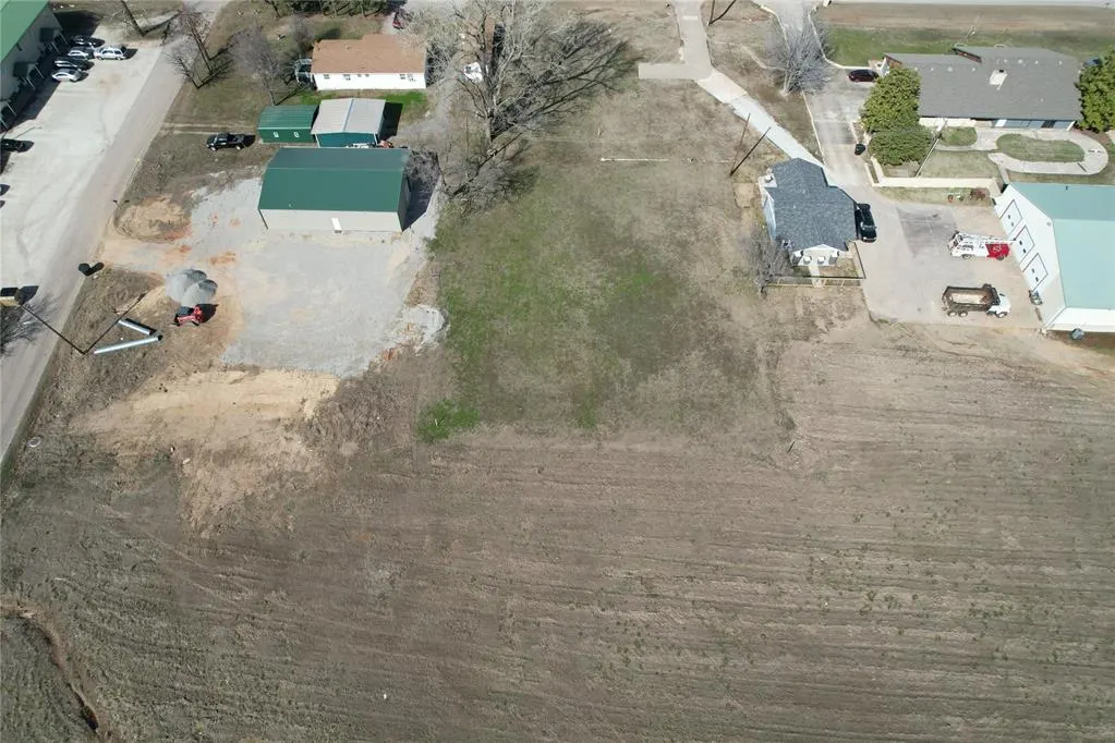 Photo 3 — Wrangler Boulevard, Seminole, OK 74868