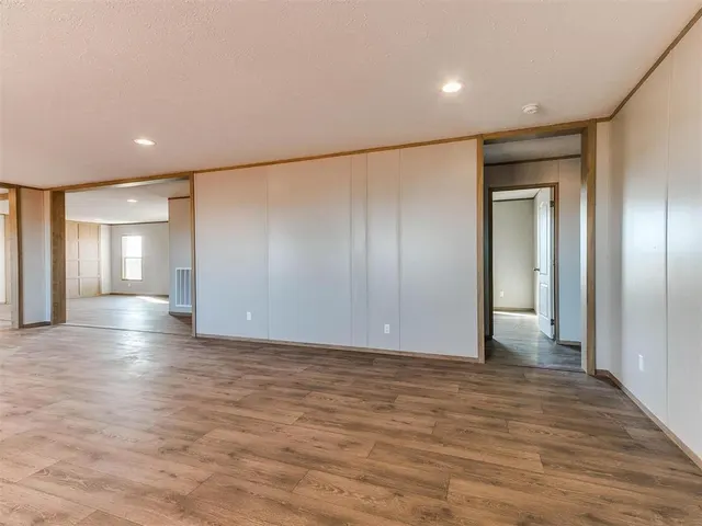 Photo 6 — 28992 Oakwood Meadows Drive, Cashion, OK 73016