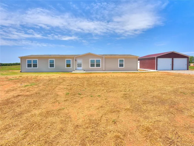 Photo 3 — 21253 Southerland Drive, Blanchard, OK 73031