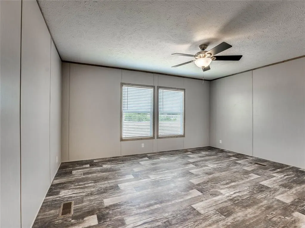 Photo 18 — 21253 Southerland Drive, Blanchard, OK 73031