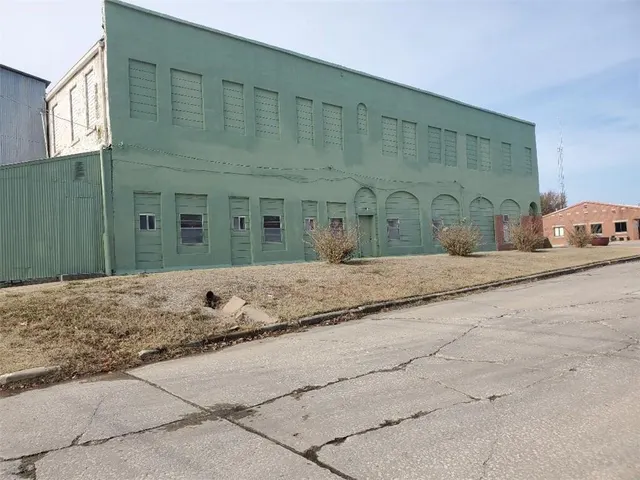 Photo 3 — 507 W Broadway Street, Okemah, OK 74859