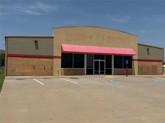 Photo 2 — 215 E 1st Street, Granite, OK 73547
