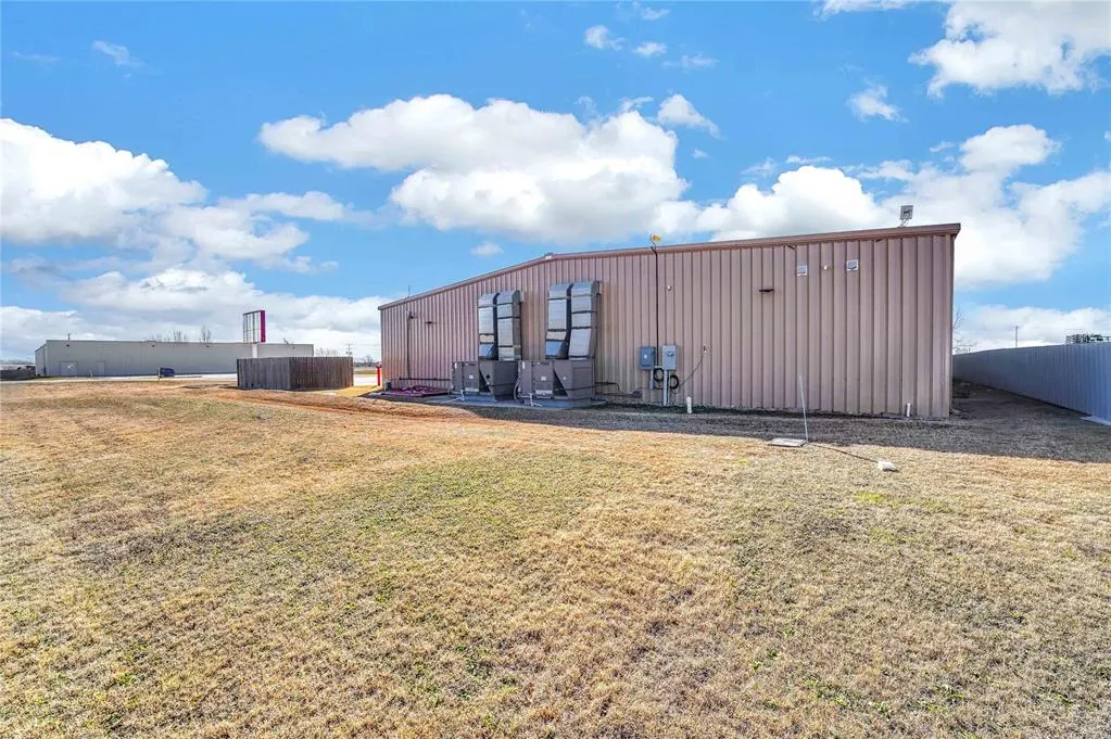 Photo 12 — 215 E 1st Street, Granite, OK 73547
