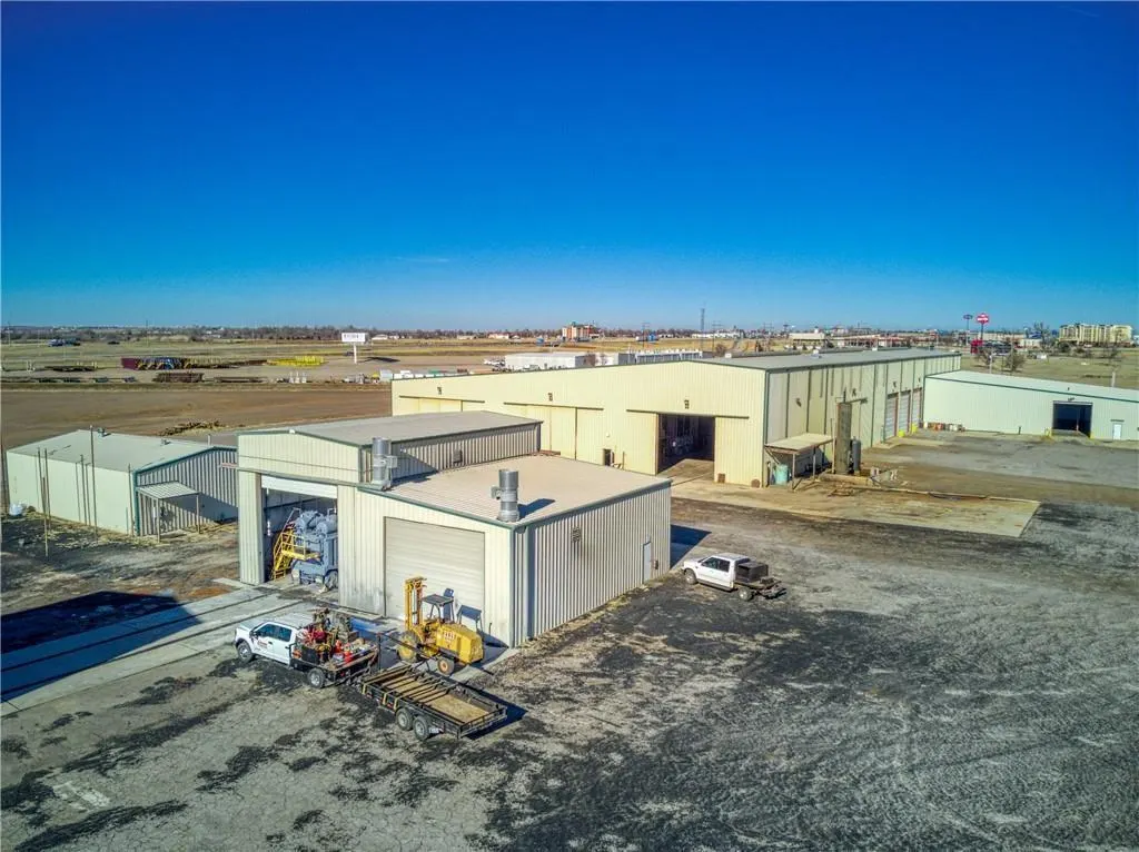 Photo 21 — 701 S Eastern, Elk City, OK 73644