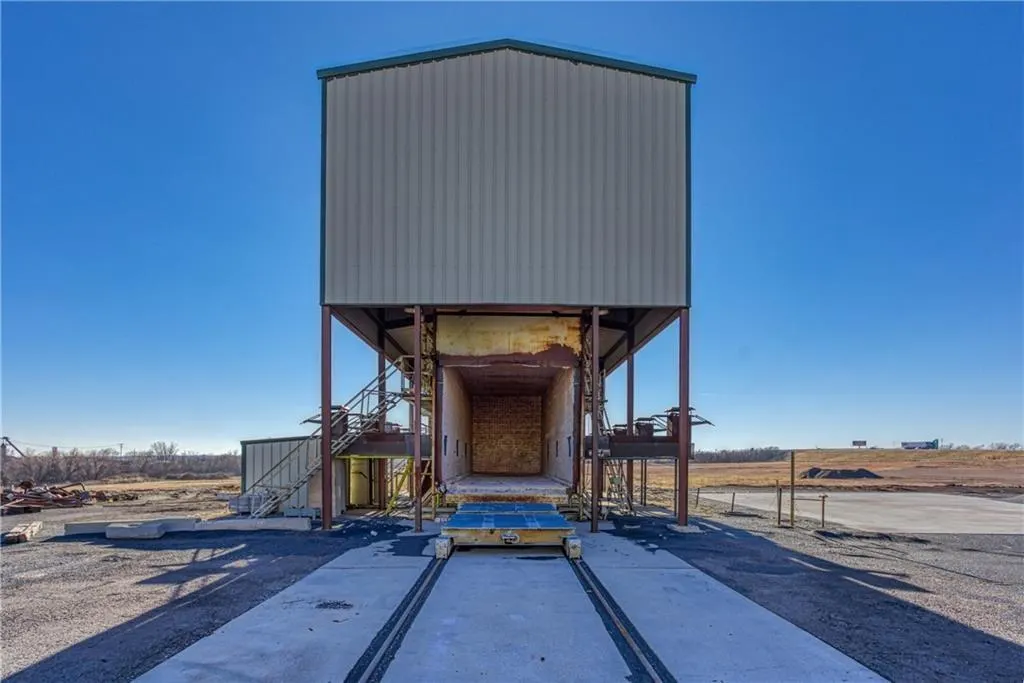 Photo 24 — 701 S Eastern, Elk City, OK 73644