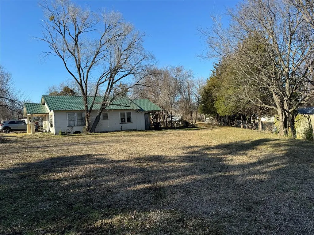 Photo 2 — 1416 Foster Avenue, Seminole, OK 74868
